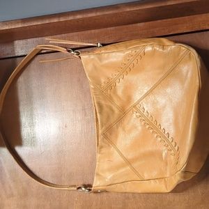 HOBO purse tan all zippers work
